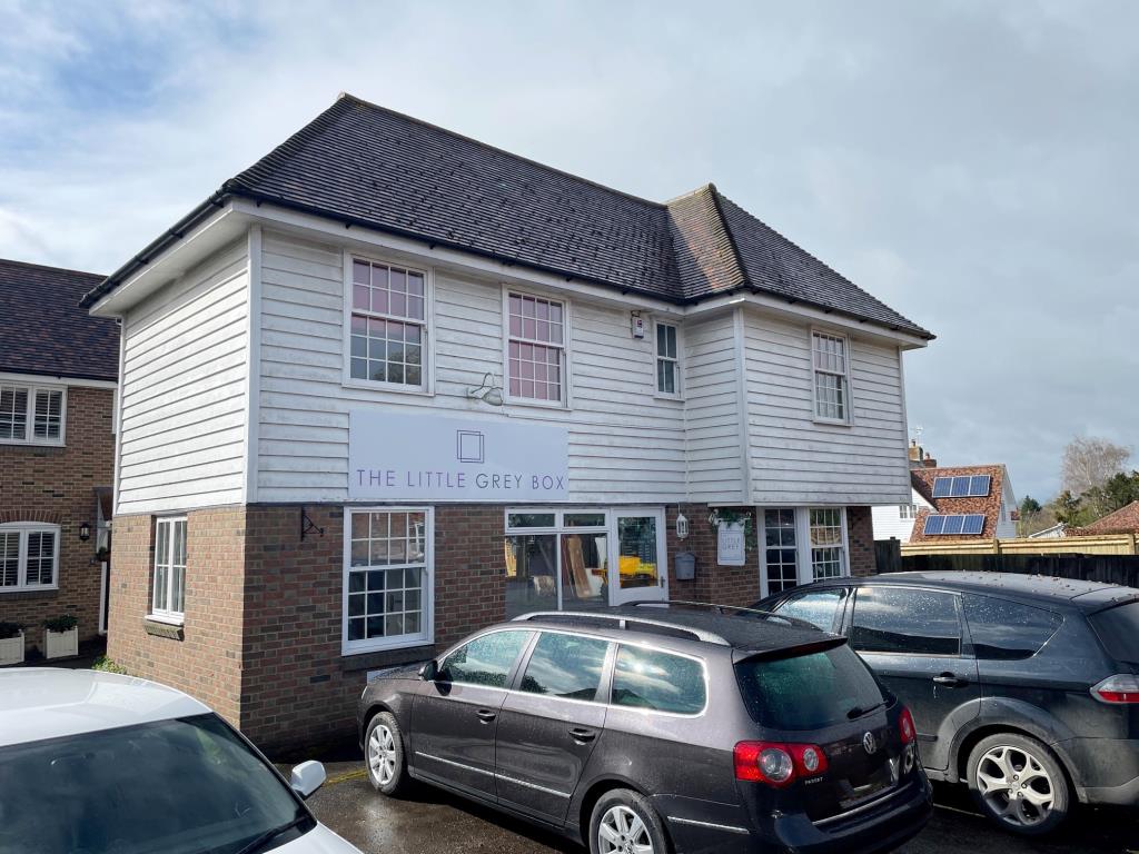 Lot: 11 - COMMERCIAL PREMISES IN VILLAGE LOCATION WITH POTENTIAL - Front of building